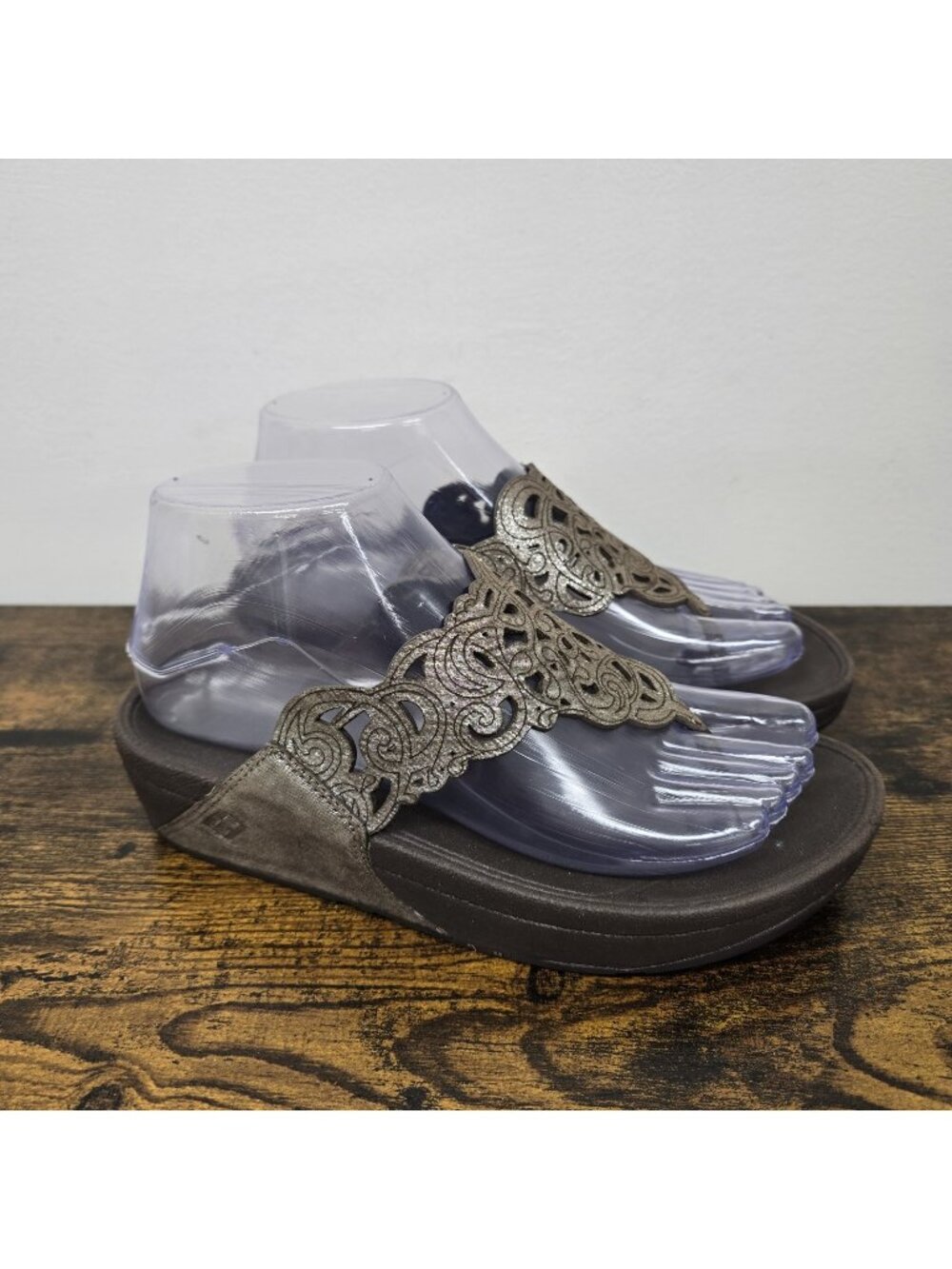 FitFlop Flora Swirl Laser Cutout Thong Wedge Sandals Sz 6 Metallic Leather Boho